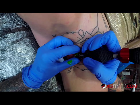 ❤️ Extremamente tatuada, a brasa Sully Savage fez uma tatuagem em seu clítoris ❤❌ Porno vk em pt-br.mrvideospornogratis.ru